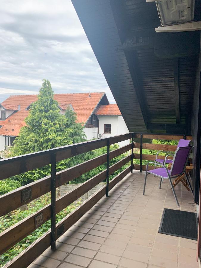Ela'S Apartment Komenda Екстер'єр фото