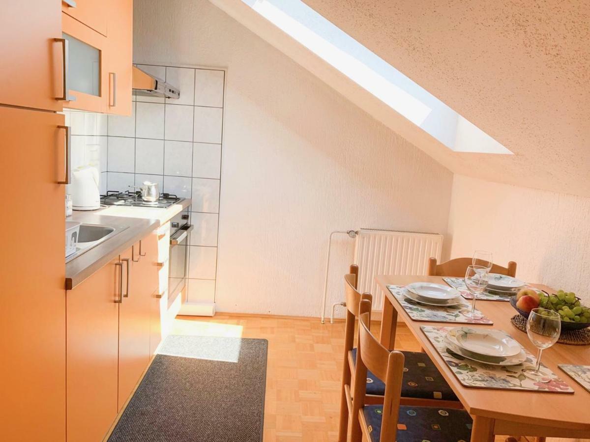 Ela'S Apartment Komenda Екстер'єр фото