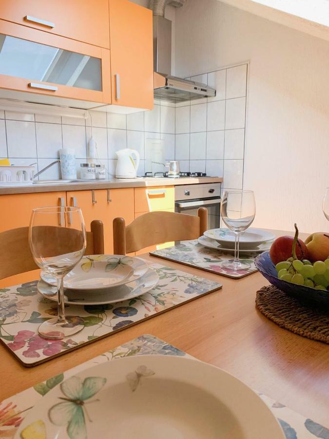 Ela'S Apartment Komenda Екстер'єр фото